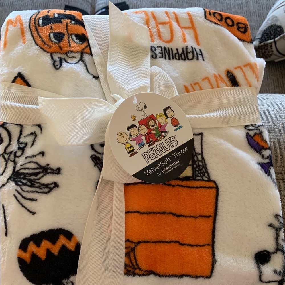 💥🎃💥 Snoopy Halloween Plush Throw